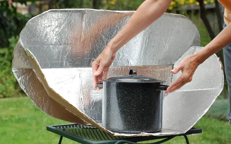 Solar cookers
