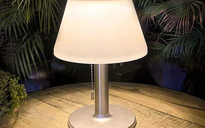 Shumi Solar Table Lamp